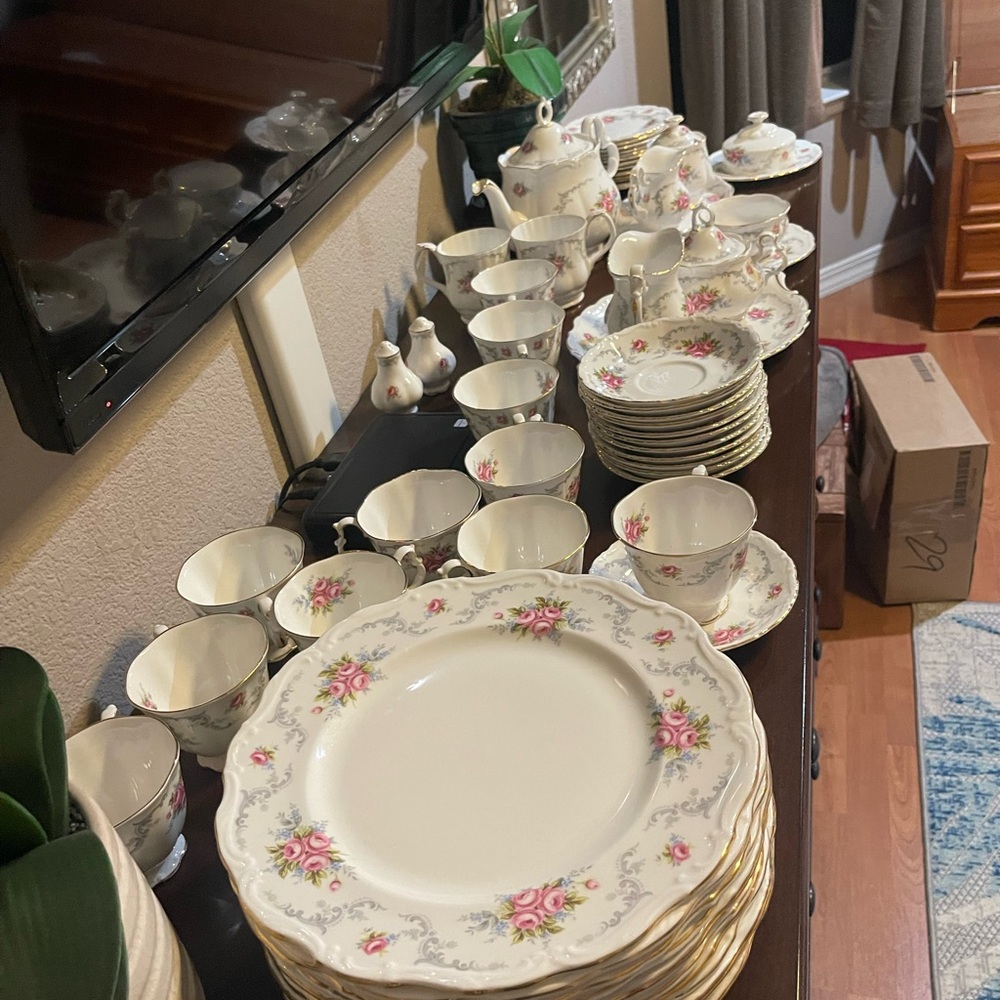 Elegant Floral Dinnerware Set with Pink Accents